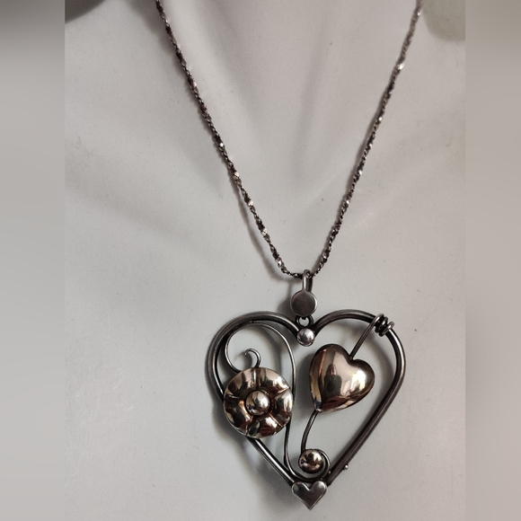 Art Nouveau Sterling Silver Heart Pendant - Picture 2 of 10